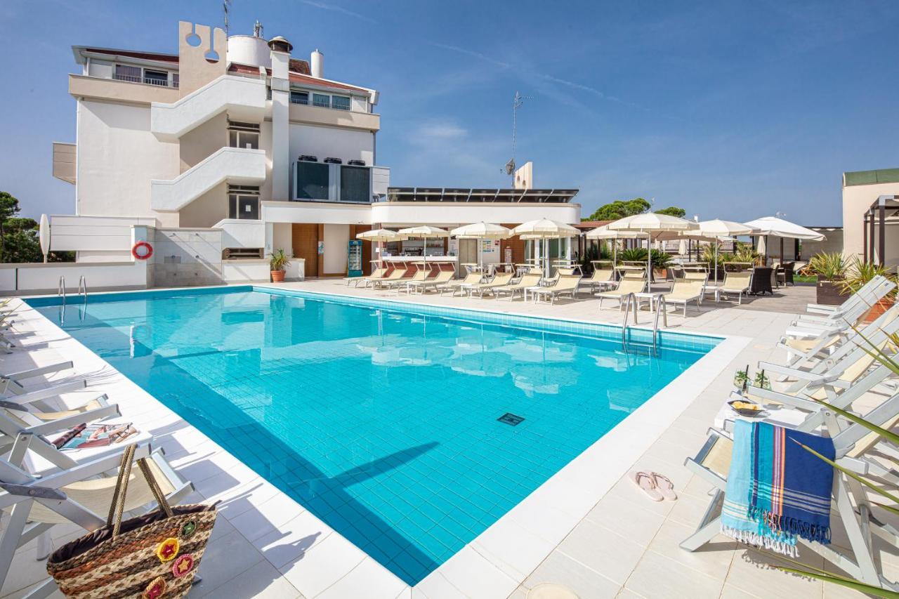 Hotel Jasminum Bibione Exterior photo