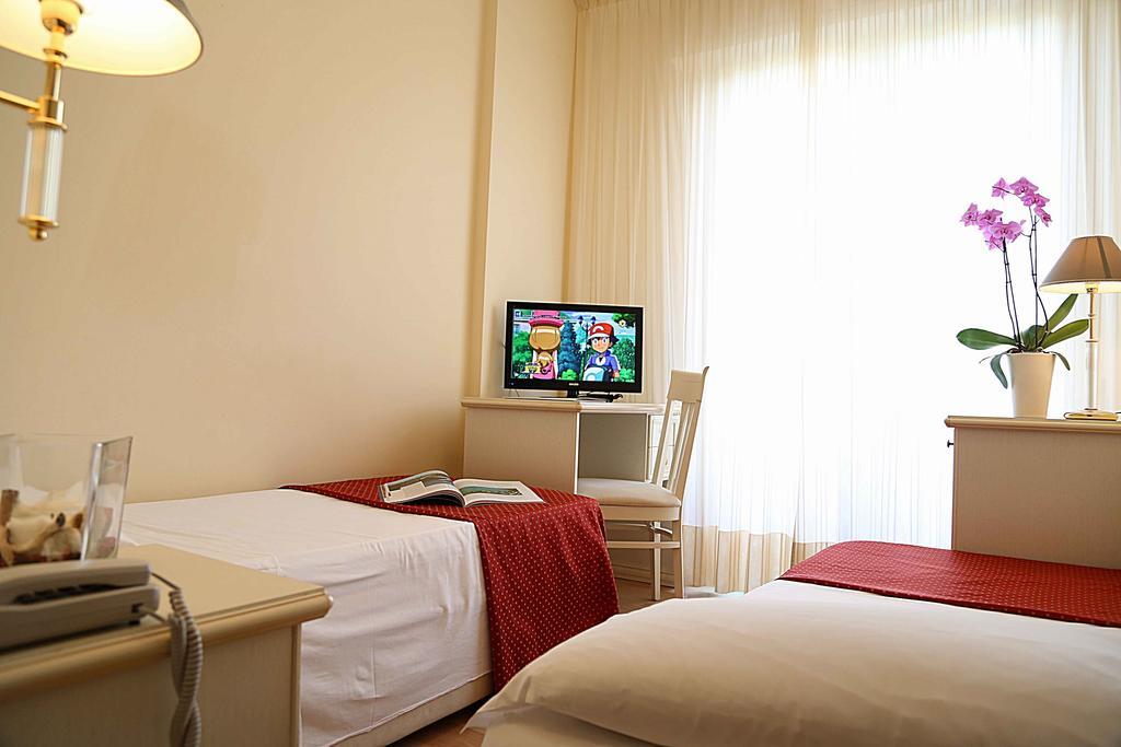 Hotel Jasminum Bibione Exterior photo